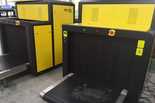 韻達(dá)快遞在創(chuàng)藝龍定制的安檢機(jī)