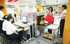 全國軌道交通、快遞等行業(yè)發(fā)展迅速，快遞X光安檢機出招！