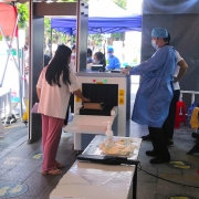 隨著醫(yī)院安防的加強，創(chuàng)藝龍安檢機設(shè)備在深圳羅湖醫(yī)院得到應(yīng)用